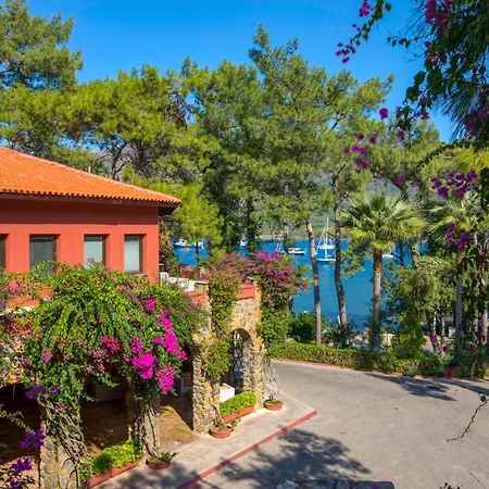 Bay Ξενοδοχείο 5*