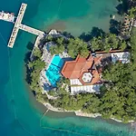 Bay Hotel