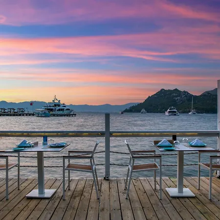 Bay Hotel